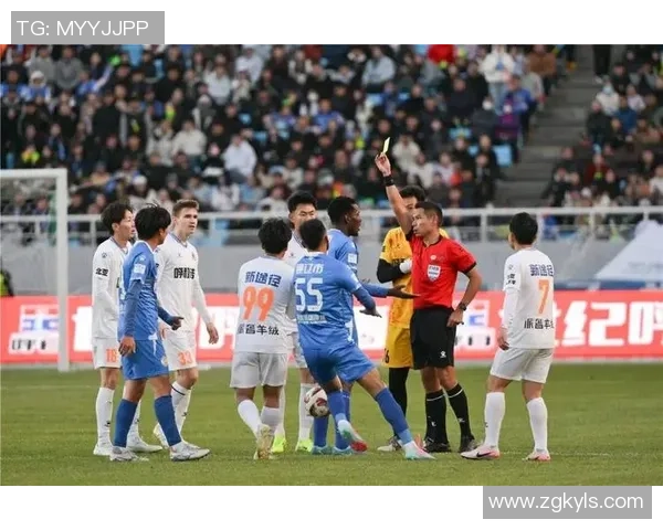 足球明星同框高清合影展现激情与友谊的完美瞬间